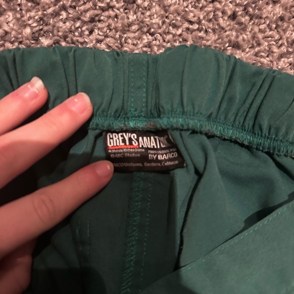 Scrubs Lot! - Picture 5 of 7